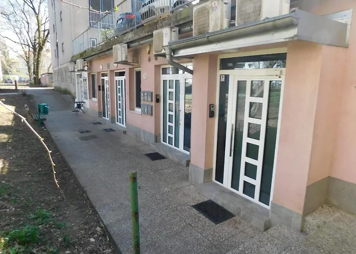 Modern Center Studio Under The Castle V Apartment