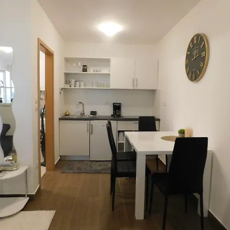 Modern Center Studio Under The Castle V *