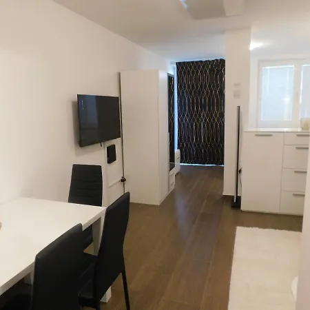 Appartement Modern Center Studio Under The Castle V Ljubljana